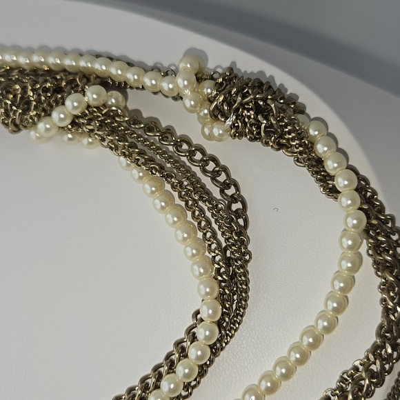 ✨2/$10✨ Vintage Faux Pearl Chain Necklace Gold tone Twist Knot - Picture 6 of 10
